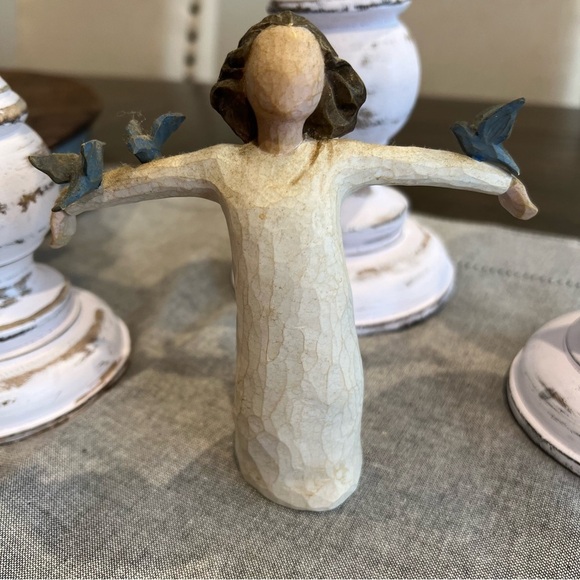 Willow Tree Happiness Figurine with Blue Birds - Picture 1 of 5